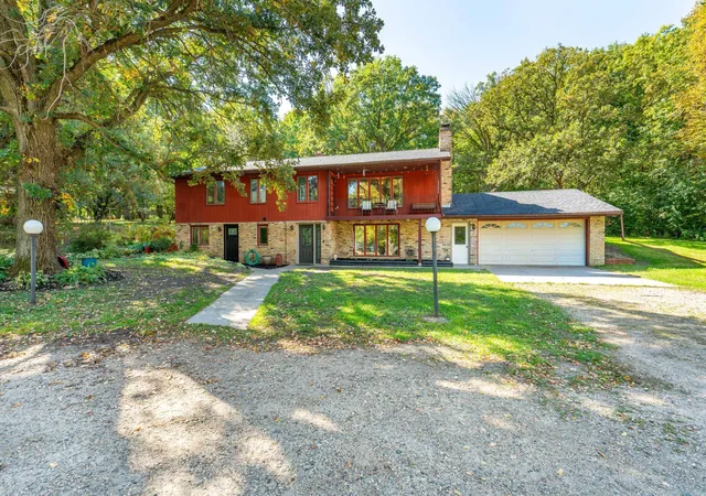 Photo 3 of Single family home for sale at 36117 Us 71, Eagle Bend, MN 56446 | MLS# 7149256 | Listing updated on 2026-10-06