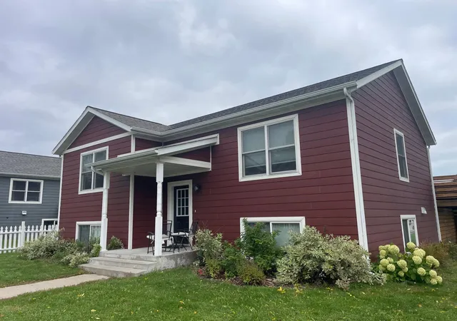 Photo 2 of Single family home for sale at 908 Nw 1st Avenue, Grand Rapids, MN 55744 | MLS# 7149282 | Listing updated on 2026-10-07