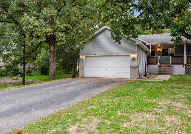 Photo 2 of Townhouse for sale at 635 Cherry Ln, Royalton, MN 56373 | MLS# 7149291 | Listing updated on 2026-10-09