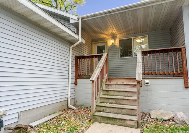 Photo 3 of Townhouse for sale at 635 Cherry Ln, Royalton, MN 56373 | MLS# 7149291 | Listing updated on 2026-10-09