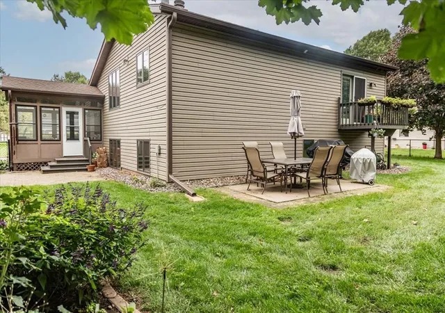Photo 3 of Single family home for sale at 2925 Plum Tree Cir S, Menomonie, WI 54751 | MLS# 7149294 | Listing updated on 2026-09-25