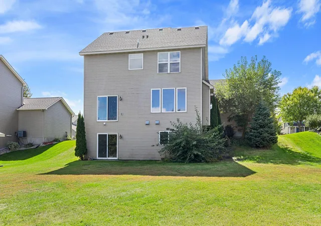 Photo 3 of Single family home for sale at 1096 Danube Ave, Shakopee, MN 55379 | MLS# 7149300 | Listing updated on 2026-10-05