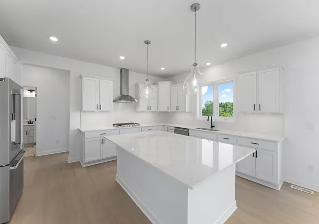 Photo 3 of Single family home for sale at 1084 Aster Blvd, Rosemount, MN 55068 | MLS# 7149301 | Listing updated on 2026-09-23