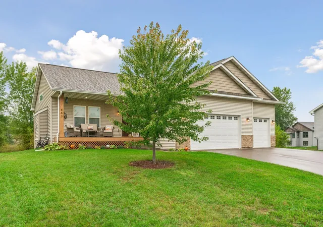 Photo 3 of Single family home for sale at 663 Alaska Pl, Cambridge, MN 55008 | MLS# 7149307 | Listing updated on 2026-10-07