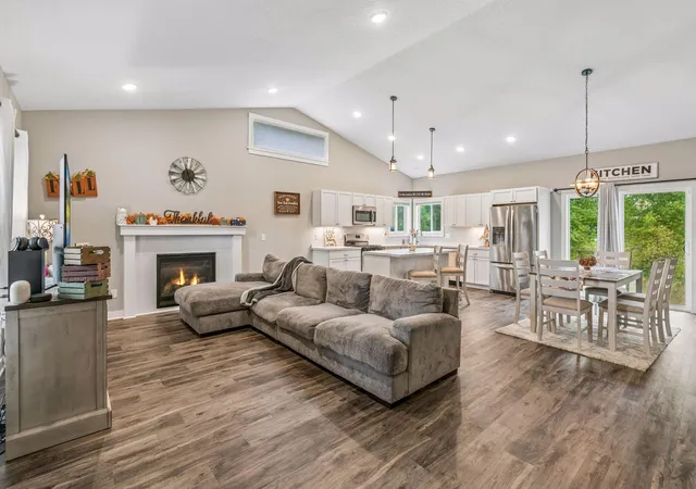Photo 4 of Single family home for sale at 663 Alaska Pl, Cambridge, MN 55008 | MLS# 7149307 | Listing updated on 2026-10-07
