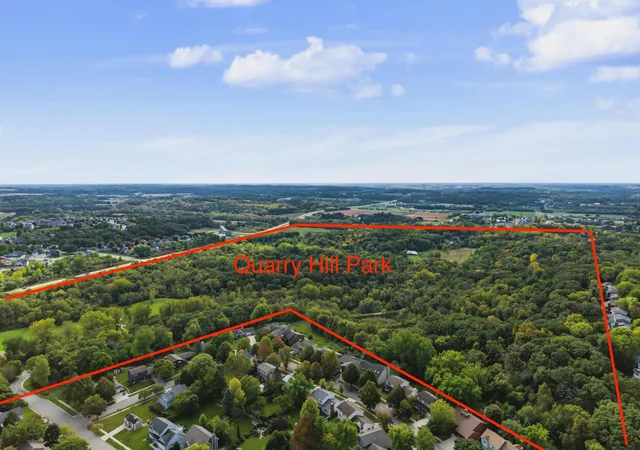 Photo 4 of Single family home for sale at 2112 Parkwood Hills Dr NE, Rochester, MN 55906 | MLS# 7149311 | Listing updated on 2026-10-03