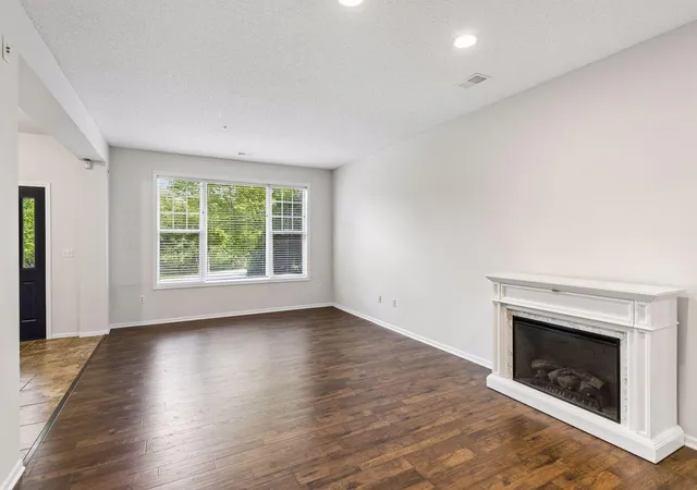 Photo 3 of Single family home for sale at 6090 W 16th Street #913, Minneapolis, MN 55416 | MLS# 7149313 | Listing updated on 2026-10-16