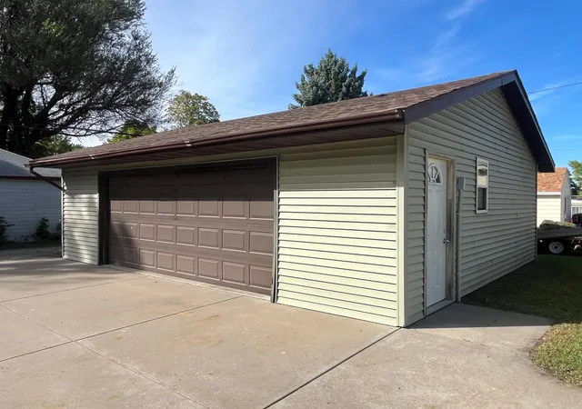 Photo 2 of Single family home for sale at 223 5th Avenue N, Waite Park, MN 56387 | MLS# 7149327 | Listing updated on 2026-10-07