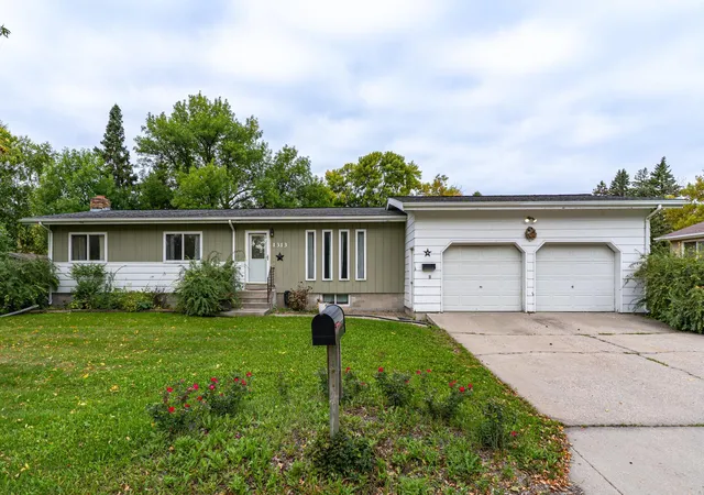 Photo 1 of Single family home for sale at 1313 Albert St, Crookston, MN 56716 | MLS# 7149355 | Listing updated on 2026-09-23