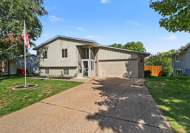 Photo 2 of Single family home for sale at 7317 Inwood Ave S, Cottage Grove, MN 55016 | MLS# 7149358 | Listing updated on 2026-10-05
