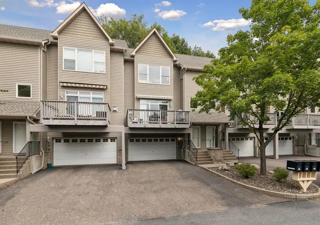 Photo 2 of Single family home for sale at 9820 Cove Dr, Hopkins, MN 55305 | MLS# 7149368 | Listing updated on 2026-10-16