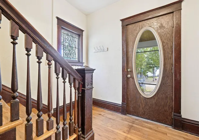 Listing Photo 3 - Condo for sale in building located at 501 Newton Ave N, Minneapolis, MN 55405
