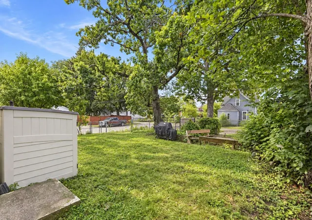 Listing Photo 4 - Condo for sale in building located at 501 Newton Ave N, Minneapolis, MN 55405
