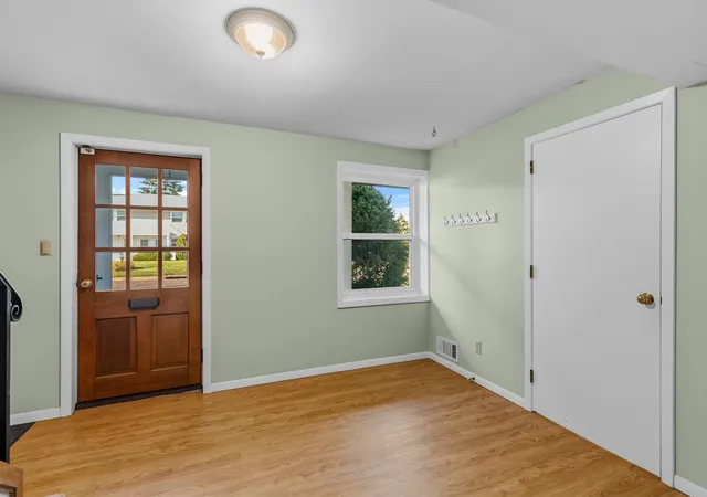 Photo 3 of Single family home for sale at 1348 Colonial Dr, Saint Paul, MN 55113 | MLS# 7149371 | Listing updated on 2026-10-06