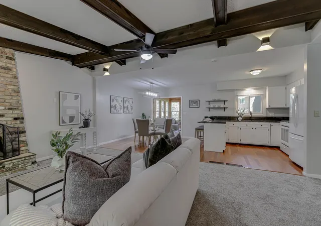 Photo 4 of Single family home for sale at 16010 Oak Shore Dr, Lakeville, MN 55044 | MLS# 7149372 | Listing updated on 2026-09-28