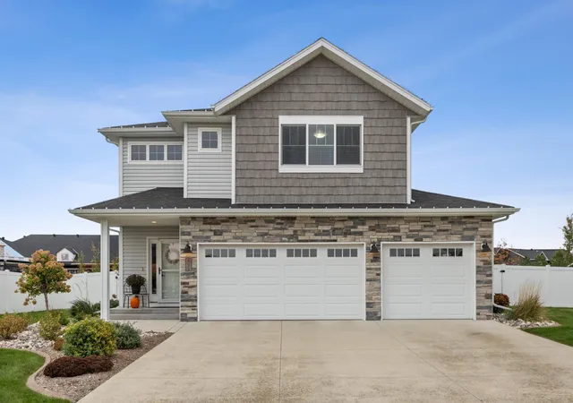 Photo 1 of Single family home for sale at 6054 Autumn Dr S, Fargo, ND 58104 | MLS# 7149384 | Listing updated on 2026-10-01
