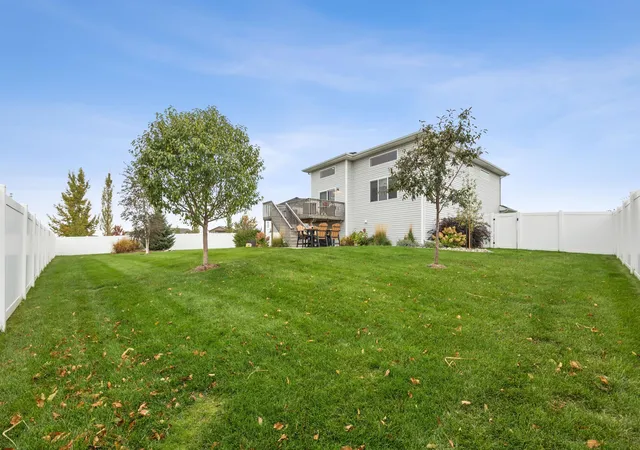 Photo 4 of Single family home for sale at 6054 Autumn Dr S, Fargo, ND 58104 | MLS# 7149384 | Listing updated on 2026-10-01