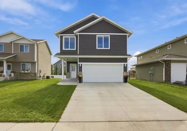 Photo 1 of Single family home for sale at 781 Albert Dr W, West Fargo, ND 58078 | MLS# 7149387 | Listing updated on 2026-09-25