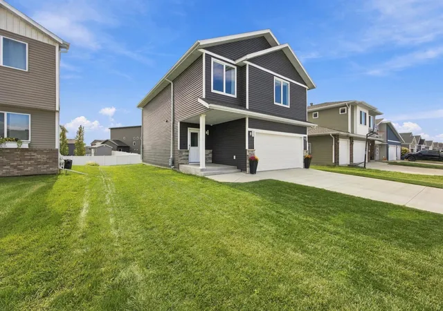 Photo 2 of Single family home for sale at 781 Albert Dr W, West Fargo, ND 58078 | MLS# 7149387 | Listing updated on 2026-09-25