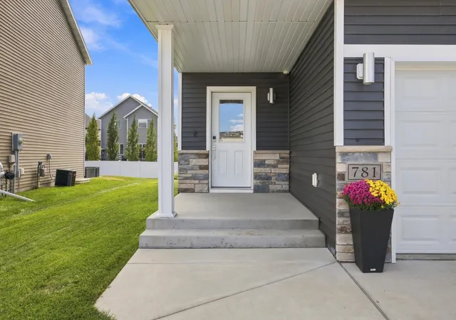 Photo 3 of Single family home for sale at 781 Albert Dr W, West Fargo, ND 58078 | MLS# 7149387 | Listing updated on 2026-09-25