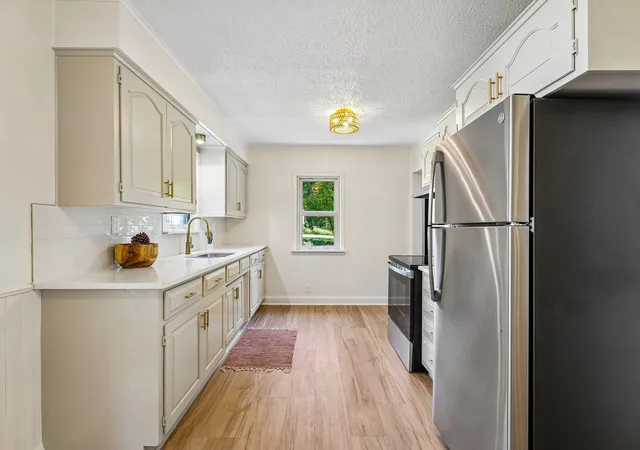 Photo 3 of Sale Pending at 625 Bear Ave N, Saint Paul, MN 55127 | MLS# 7149394 | Listing updated on 2026-10-28