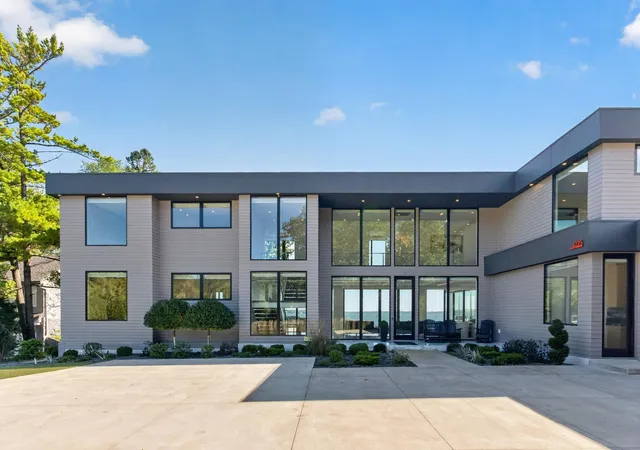 Photo 2 of Mansion for sale at 1225 Shoreline Dr, Wayzata, MN 55391 | MLS# 7149399 | Listing updated on 2026-10-09