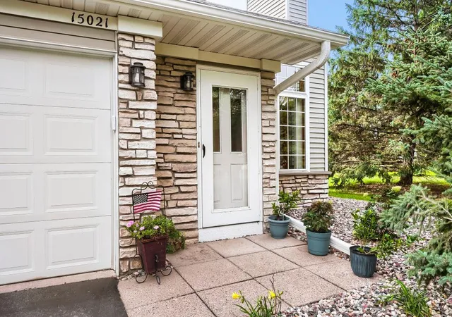 Photo 3 of Sale Pending at 15021 Dunwood Trl #48, Apple Valley, MN 55124 | MLS# 7149406 | Listing updated on 2026-10-08