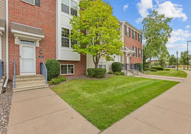 Photo 3 of Single family home for sale at 554 Huset Pkwy NE, Minneapolis, MN 55421 | MLS# 7149407 | Listing updated on 2026-09-25