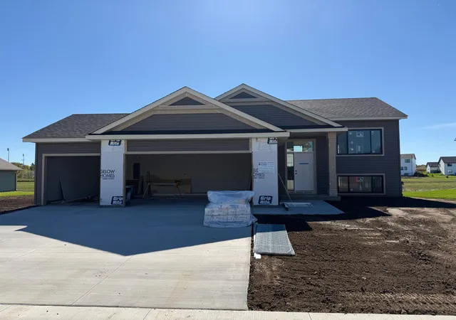 Photo 1 of Single family home for sale at 2219 Elk Run Dr Se, Pine Island, MN 55963 | MLS# 7149409 | Listing updated on 2026-10-03