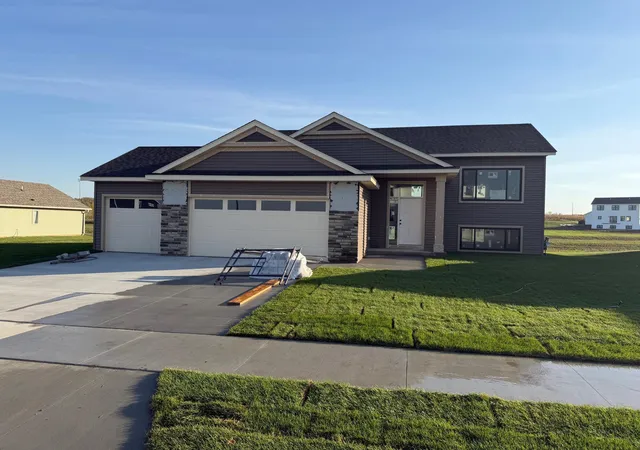 Single family home for sale at 2219 Elk Run Dr SE, Pine Island, MN 55963 | MLS# 7149409