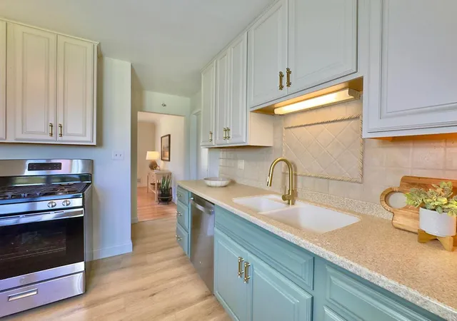 Photo 4 of Single family home for sale at 1979 Memory Ln, Saint Paul, MN 55109 | MLS# 7149418 | Listing updated on 2026-09-25