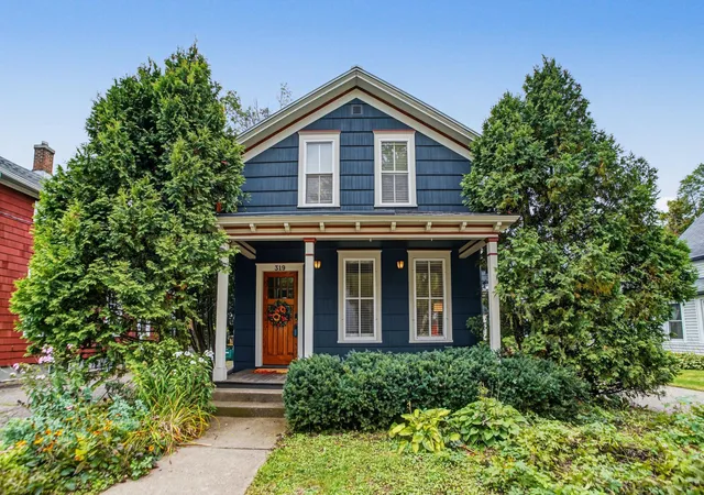 Photo 1 of Single family home for sale at 319 Maple St W, Stillwater, MN 55082 | MLS# 7149419 | Listing updated on 2026-10-04