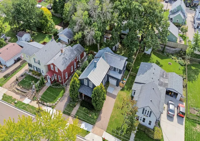 Photo 2 of Single family home for sale at 319 Maple St W, Stillwater, MN 55082 | MLS# 7149419 | Listing updated on 2026-10-04
