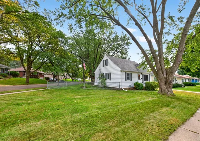 Photo 2 of Single family home for sale at 1438 15th Avenue Nw, Rochester, MN 55901 | MLS# 7149423 | Listing updated on 2026-10-02