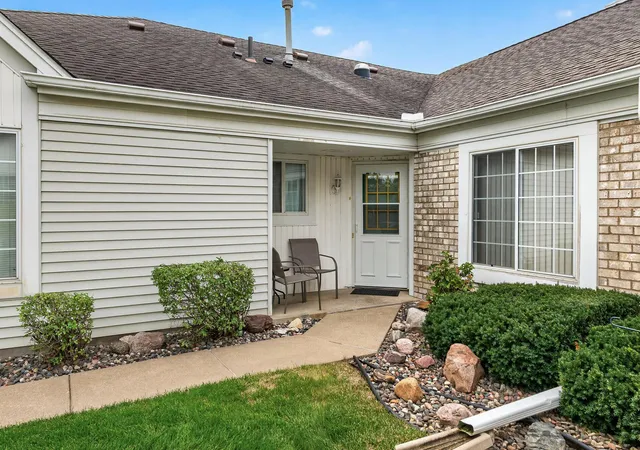 Photo 3 of Single family home for sale at 9254 Prairieview Trl N, Champlin, MN 55316 | MLS# 7149424 | Listing updated on 2026-10-05
