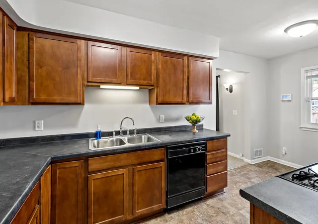 Photo 4 of Single family home for sale at 63 Iowa Ave W, Saint Paul, MN 55117 | MLS# 7149434 | Listing updated on 2026-10-08