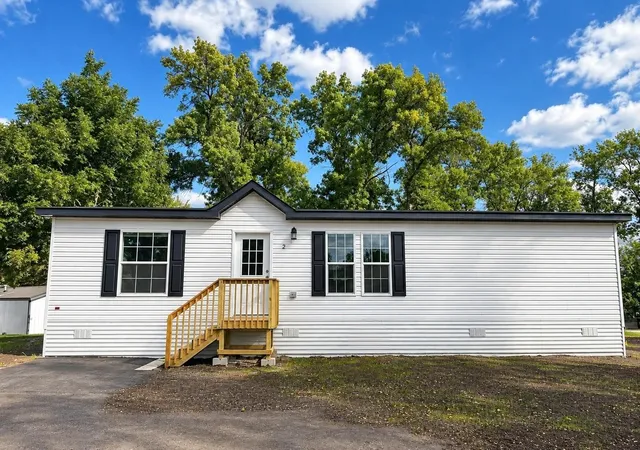 Photo 1 of Single family home for sale at 215 N Mckay Ave #2, Alexandria, MN 56308 | MLS# 7149445 | Listing updated on 2026-09-28