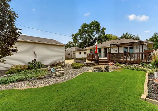 Photo 3 of Single family home for sale at 2528 11th Avenue NW, Rochester, MN 55901 | MLS# 7149459 | Listing updated on 2026-09-24