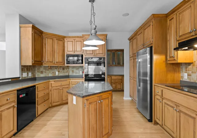 Photo 3 of Single family home for sale at 8915 Umbria Pl N, Maple Grove, MN 55311 | MLS# 7149467 | Listing updated on 2026-09-25