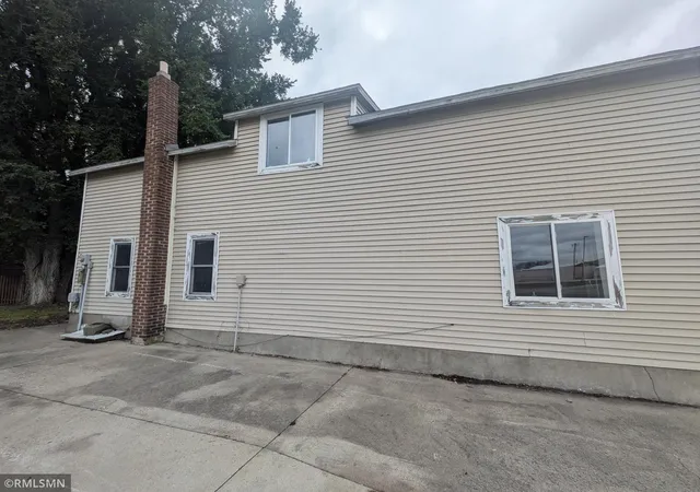 Photo 4 of Single family home for sale at 210 1st Street SE, Melrose, MN 56352 | MLS# 7149478 | Listing updated on 2026-09-29