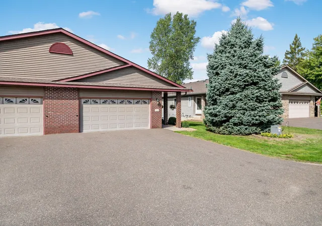 Photo 2 of Townhouse for sale at 7161 Cahill Ave, Inver Grove Heights, MN 55076 | MLS# 7149482 | Listing updated on 2026-10-21
