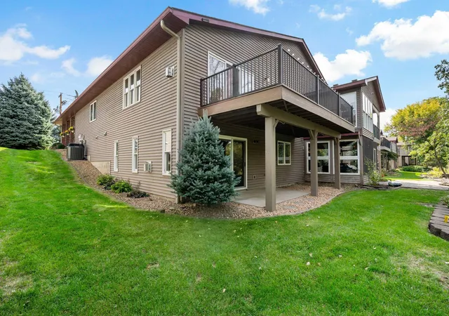 Listing Photo 4 - Condo for sale in building located at 7161 Cahill Ave, Inver Grove Heights, MN 55117