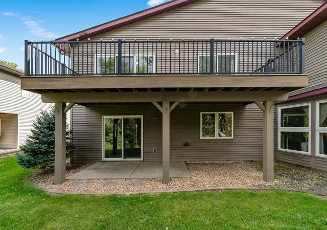 Photo 4 of Townhouse for sale at 7161 Cahill Ave, Inver Grove Heights, MN 55076 | MLS# 7149482 | Listing updated on 2026-10-05