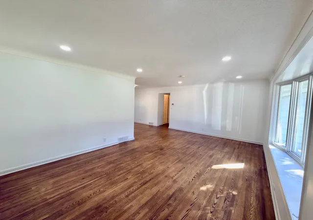 Photo 4 of Single family home for sale at 795 County Rd B2 W, Saint Paul, MN 55113 | MLS# 7149483 | Listing updated on 2026-09-28