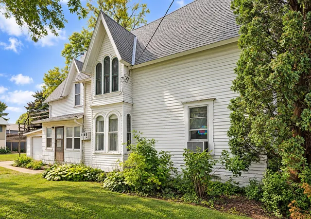 Photo 3 of Single family home for sale at 401 Park St, Freeborn, MN 56032 | MLS# 7149487 | Listing updated on 2026-09-27