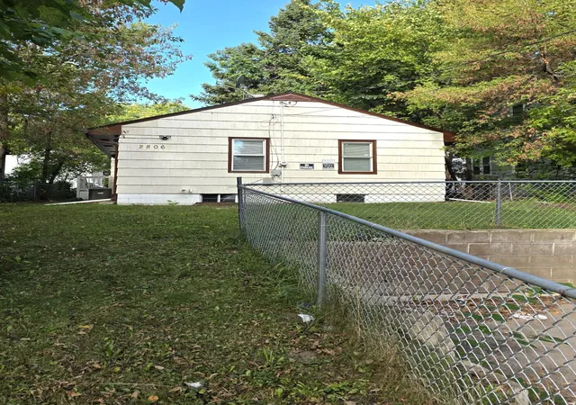 Photo 3 of Single family home for sale at 2806 Emerson Ave N, Minneapolis, MN 55411 | MLS# 7149488 | Listing updated on 2026-09-24