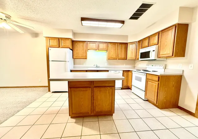 Photo 3 of Townhouse for sale at 103 Raven Ct, Mankato, MN 56001 | MLS# 7149502 | Listing updated on 2026-09-28
