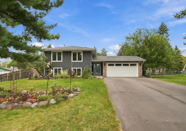 Photo 1 of Sale Pending at 1709 Cochrane Ave, Saint Paul, MN 55122 | MLS# 7149503 | Listing updated on 2026-10-08