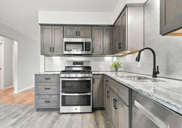 Photo 3 of Sale Pending at 1709 Cochrane Ave, Saint Paul, MN 55122 | MLS# 7149503 | Listing updated on 2026-10-08