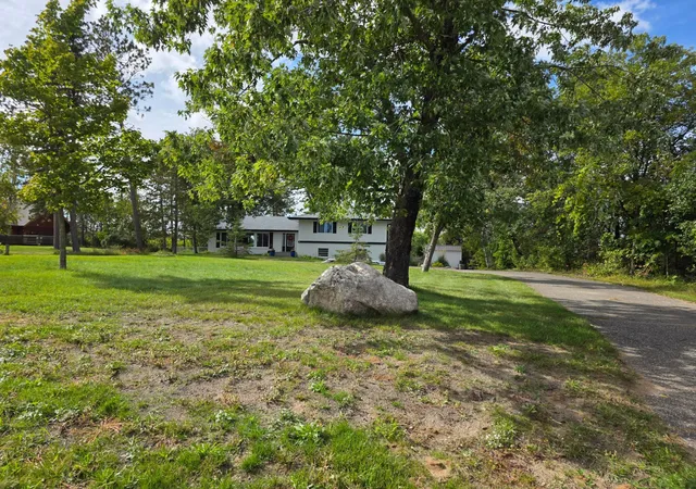Photo 2 of Single family home for sale at 4405 Birchmont Dr Ne, Bemidji, MN 56601 | MLS# 7149506 | Listing updated on 2026-10-01